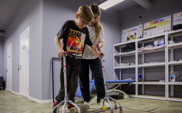 В Україні стартувала комунікаційна кампанія «Зміцнені» про безоплатну реабілітацію