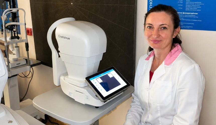 Сучасна діагностика зору: лікарня придбала безконтактний тонометр TonoVue