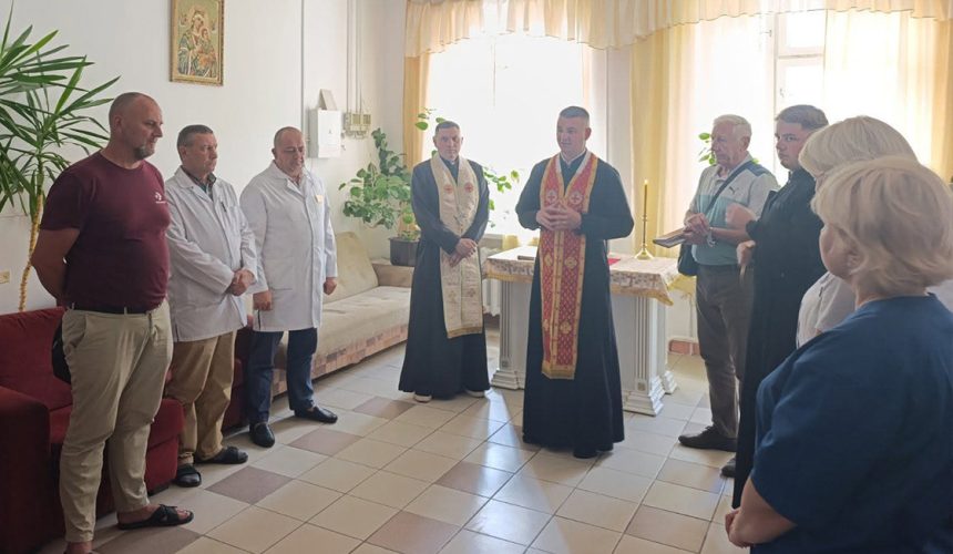 У КНП ВСР «Тернопільська центральна районна лікарня» освячено капличку